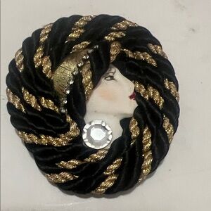 VINTAGE HANDMADE PORCELAIN FACE BROOCH‎ PIN